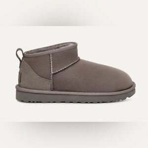 UGG Classic Ultra Mini Boot - W7 - Grey
